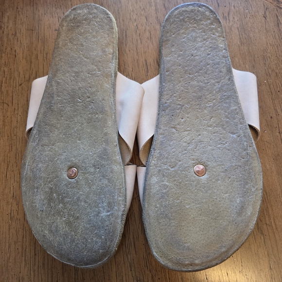 Women's Tan Grounding Sandals. Size 10 - Picture 3 of 7